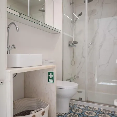 Liiiving In - Design Palace