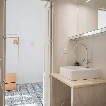 Liiiving In - Design Palace * Porto