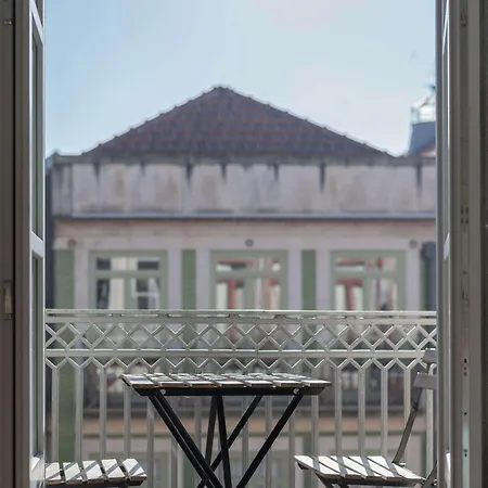 Liiiving In - Design Palace