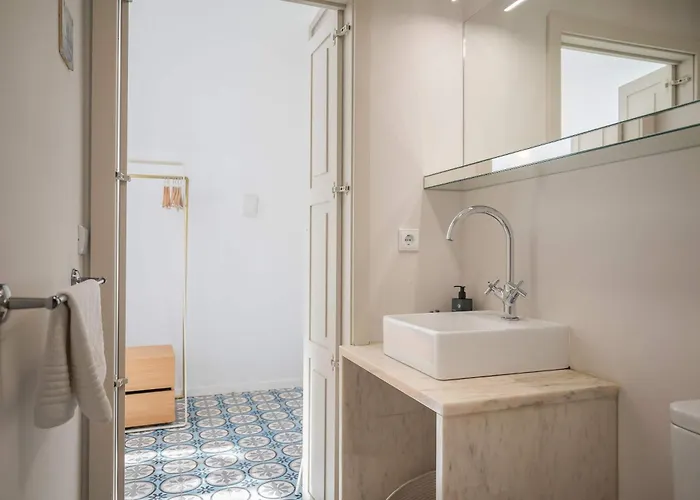 Liiiving In - Design Palace * Porto