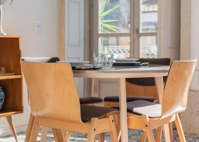 Liiiving In - Design Palace