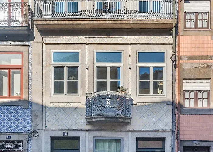 Liiiving In - Design Palace