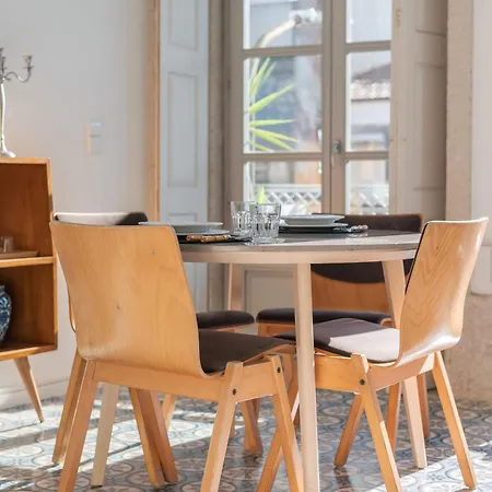 Liiiving In - Design Palace