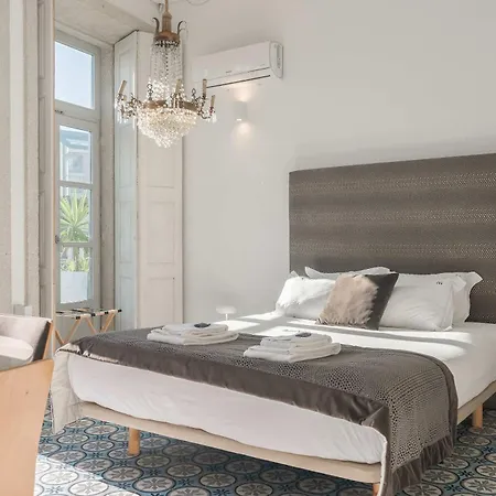 Liiiving In - Design Palace