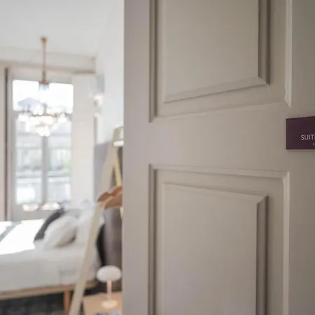 Liiiving In - Design Palace Apartman